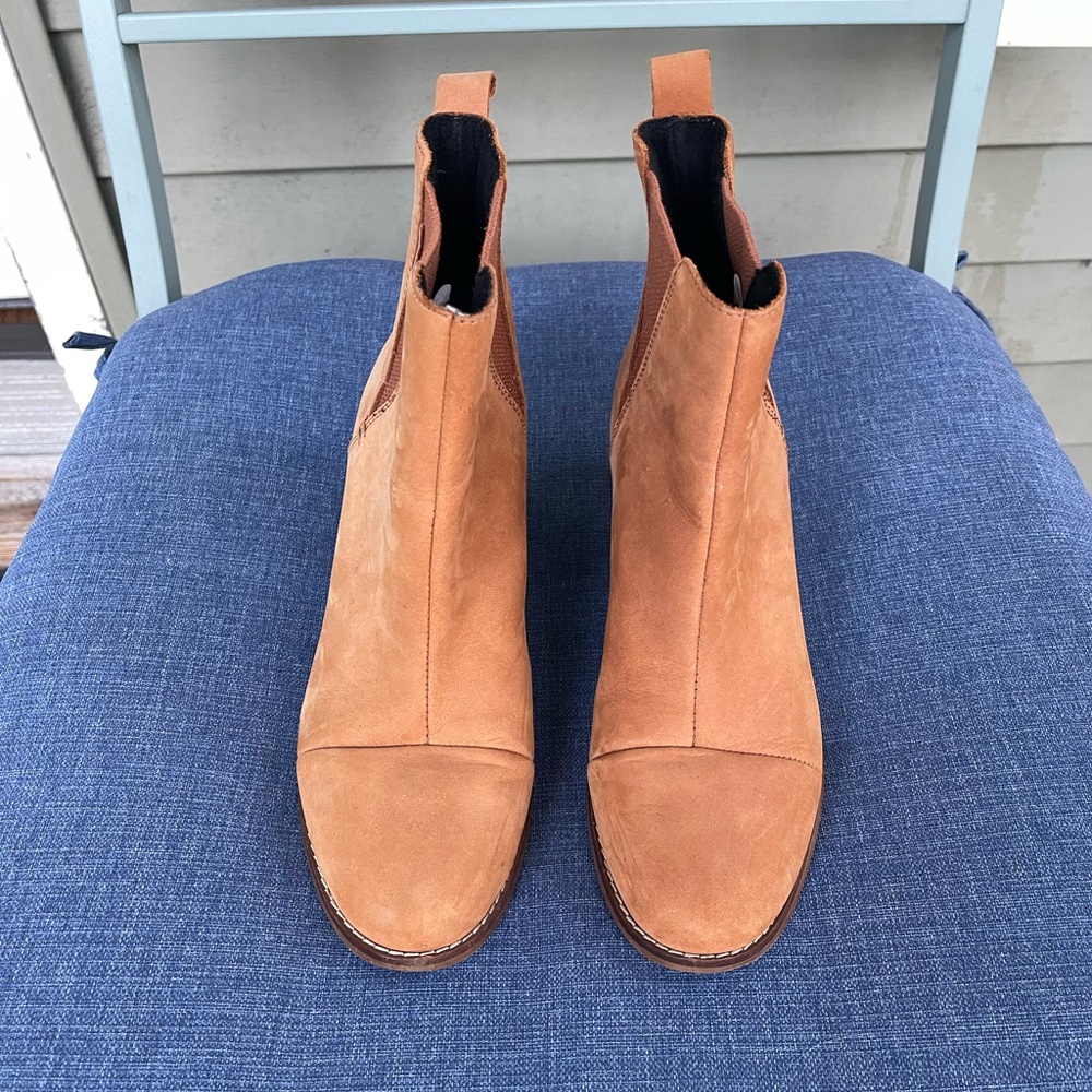 TOMS Tan Suede Chelsea Boots